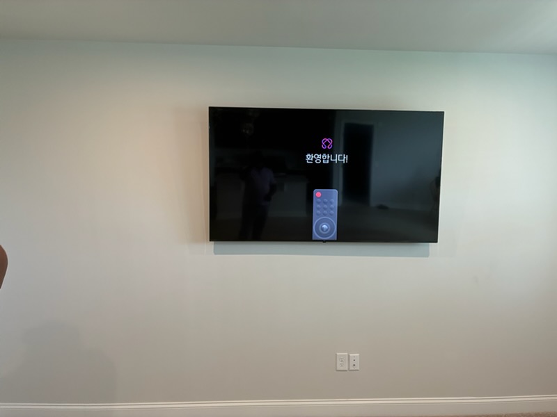 Home theater and TV mounting